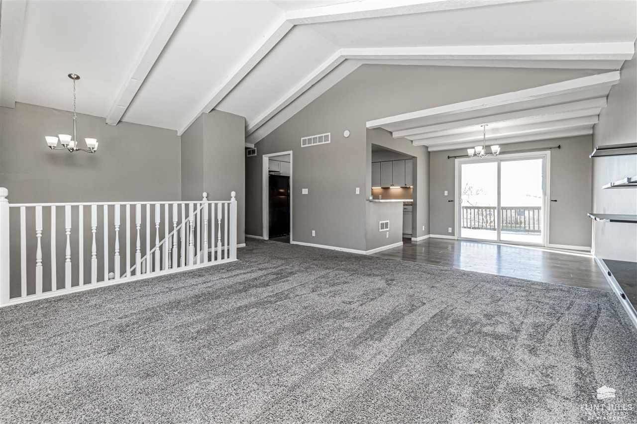 1504 Knollcrest Drive, Junction City, KS 66441