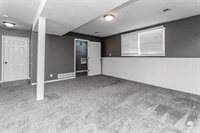 1504 Knollcrest Drive, Junction City, KS 66441