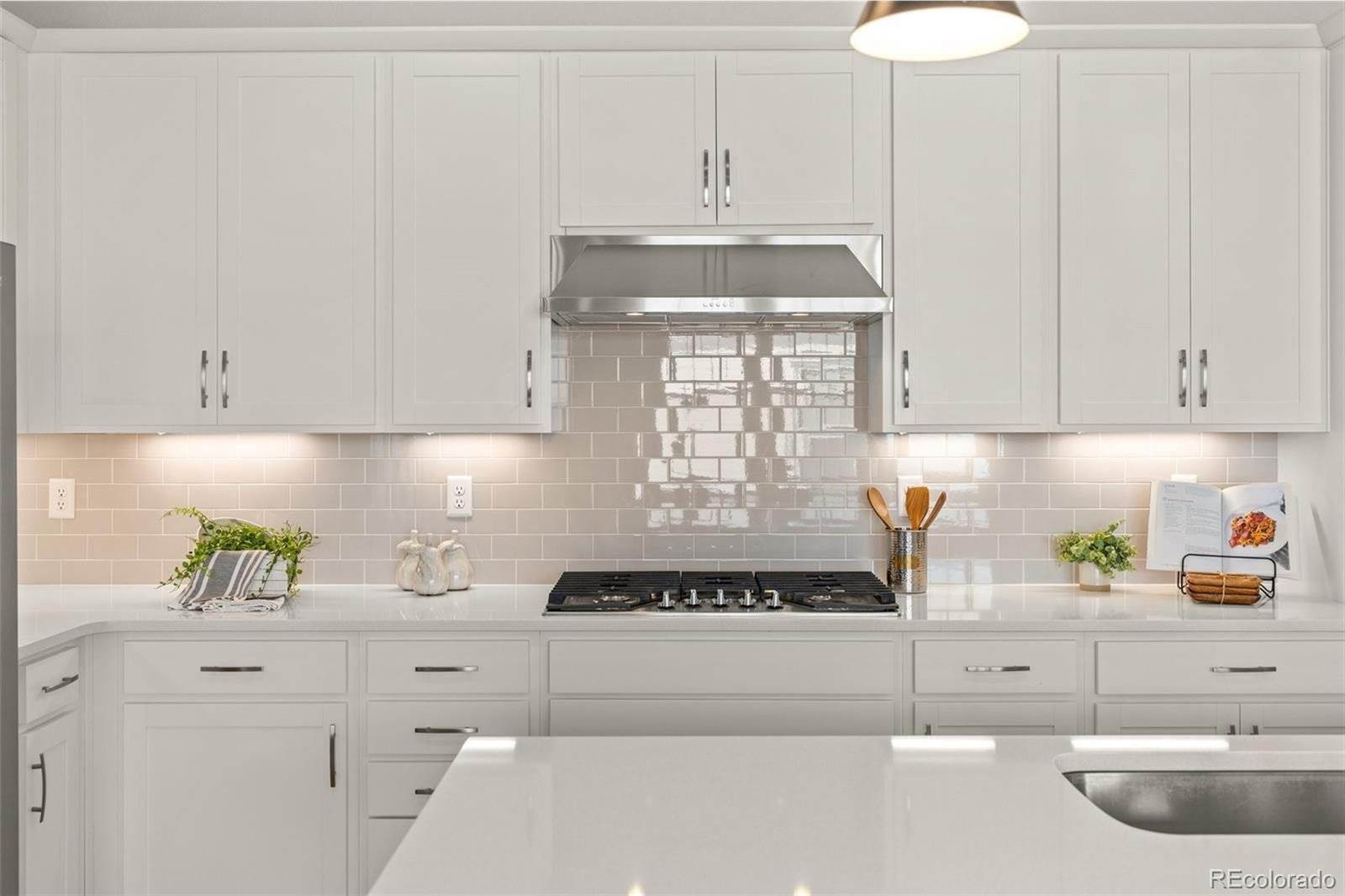 17412 West 93rd Pl, Arvada, CO 80007