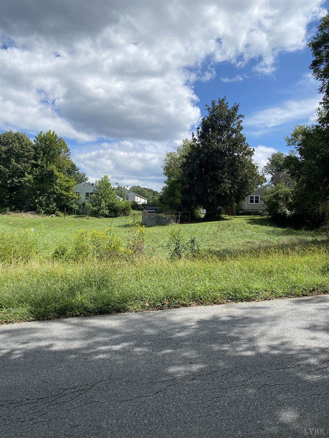 89 Halsey Rd, Lynchburg, VA 24501