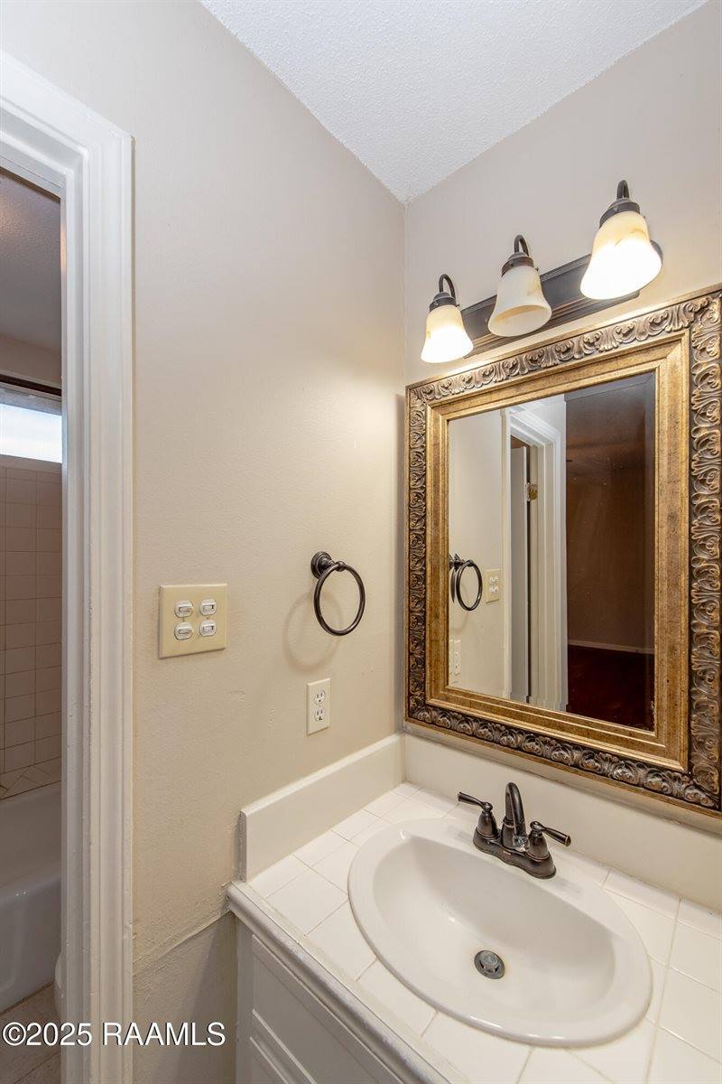 4620 West Congress Street, Apt 51, Lafayette, LA 70506
