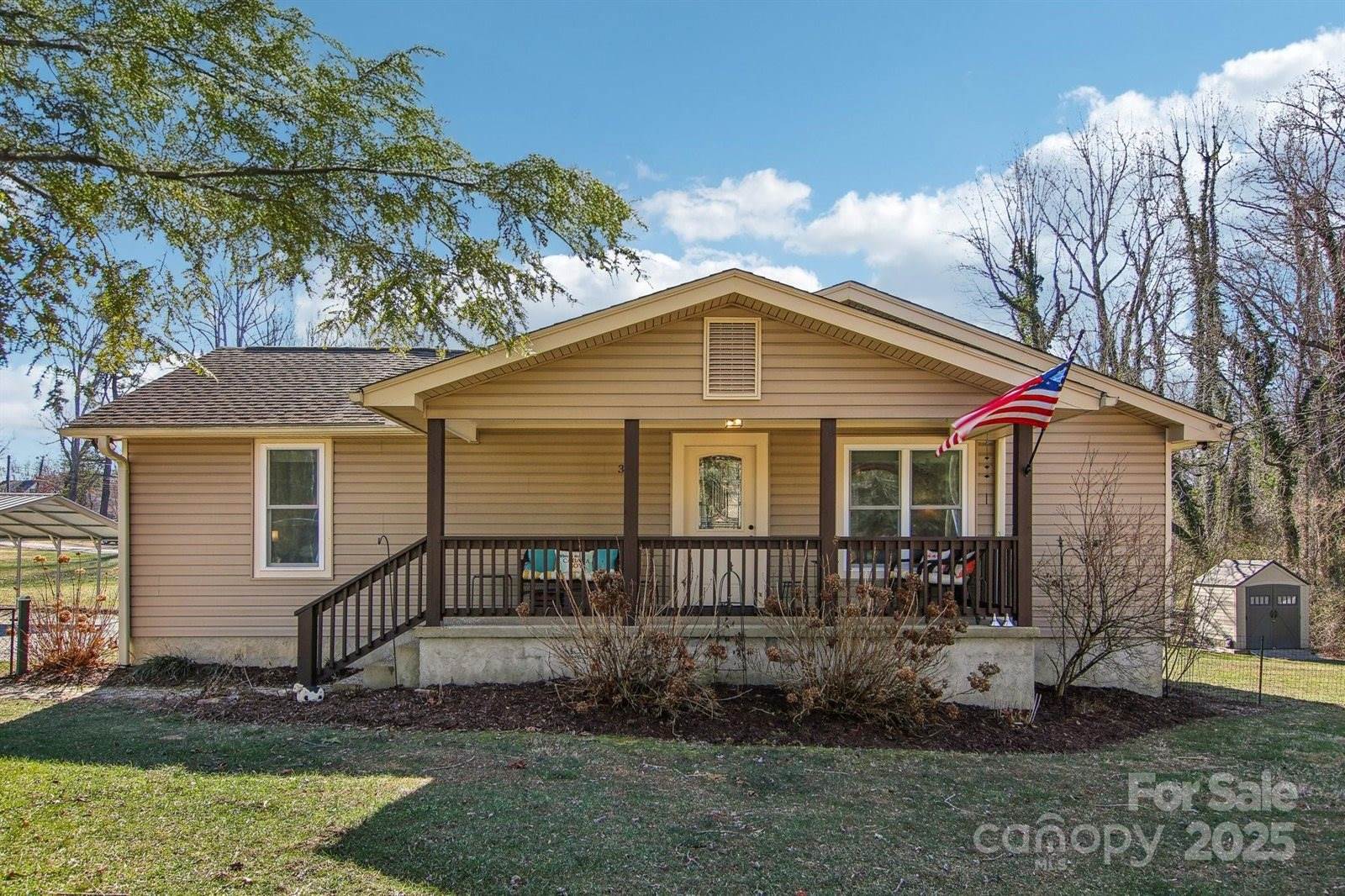 388 Fenway Circle, East Flat Rock, NC 28726