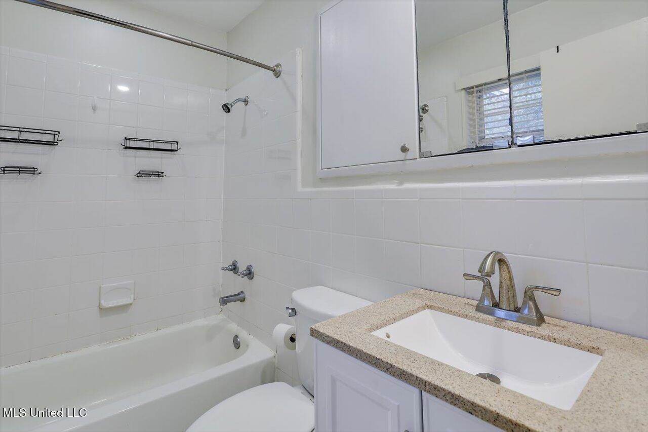 1354 Simwood Place, Jackson, MS 39211