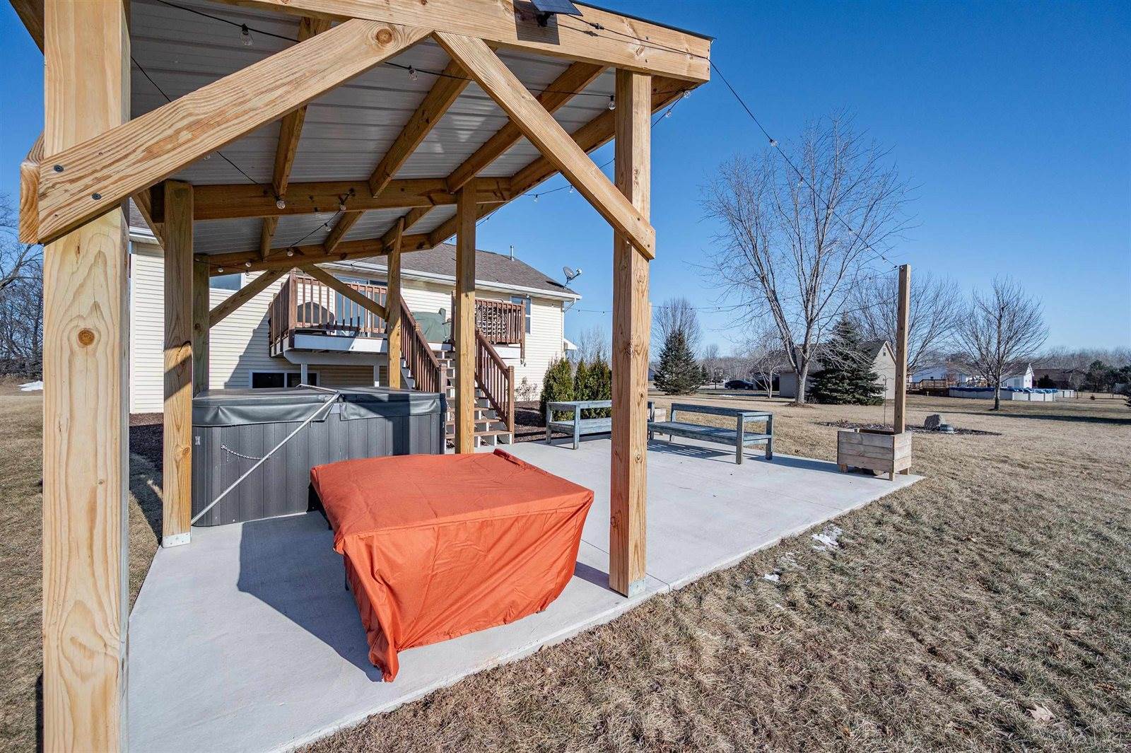 8191 Camber Lane, Pulaski, WI 54162