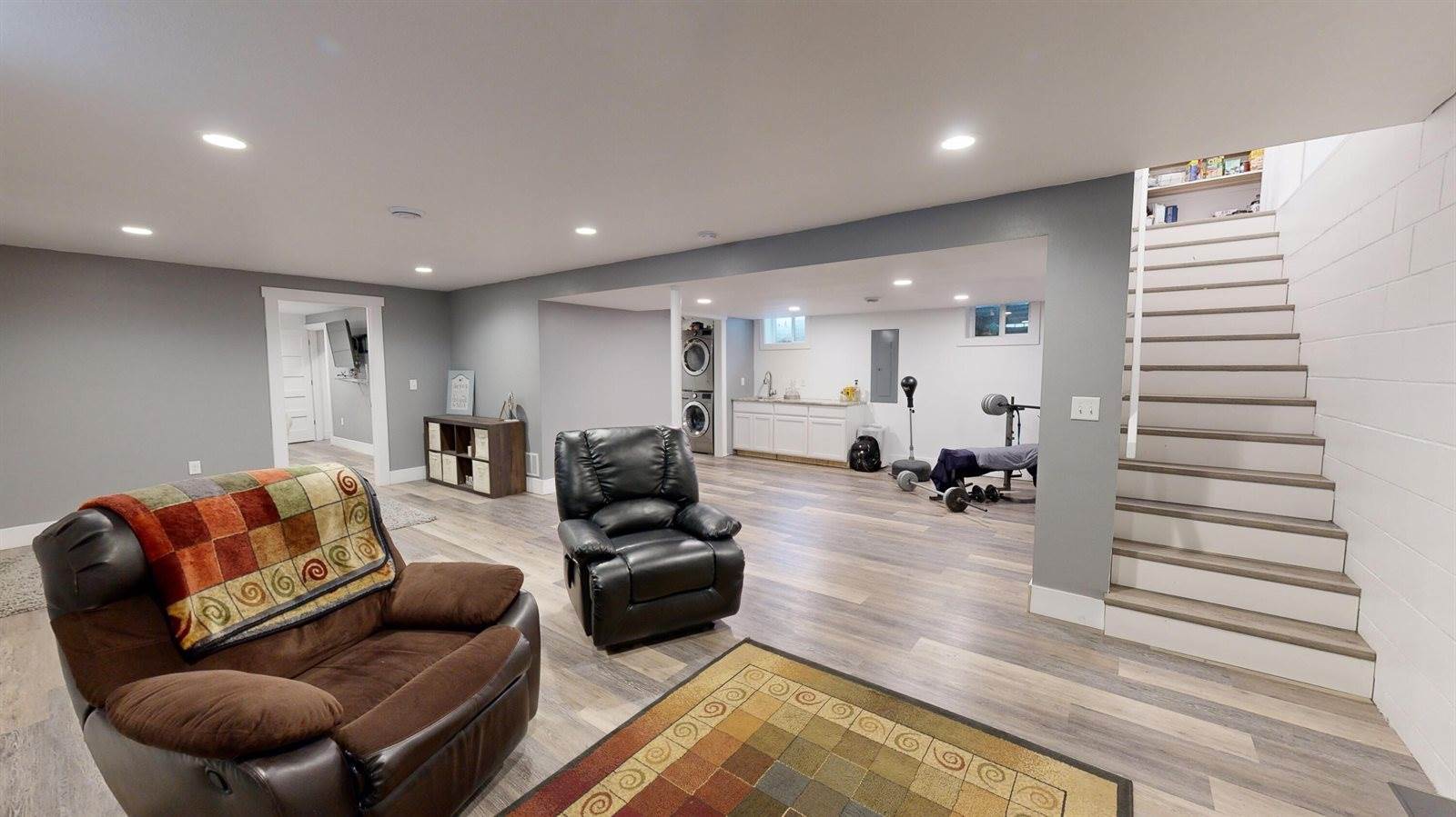 N2047 Valley Rd, La Crosse, WI 54601