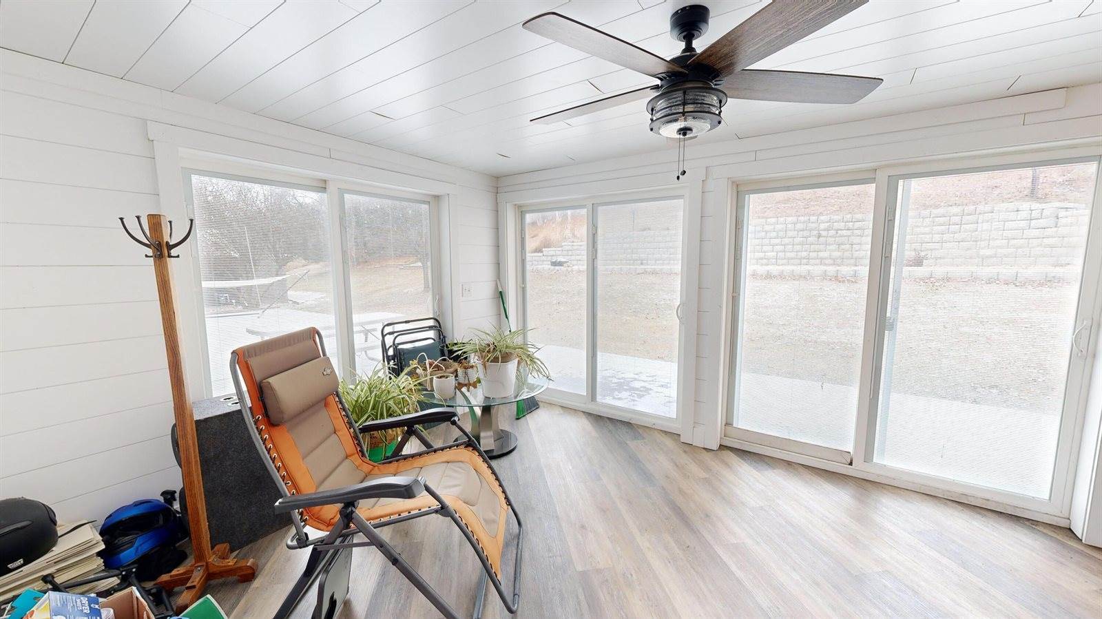 N2047 Valley Rd, La Crosse, WI 54601