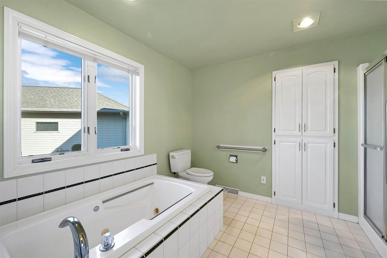 1620 Tiffany Court, De Pere, WI 54115