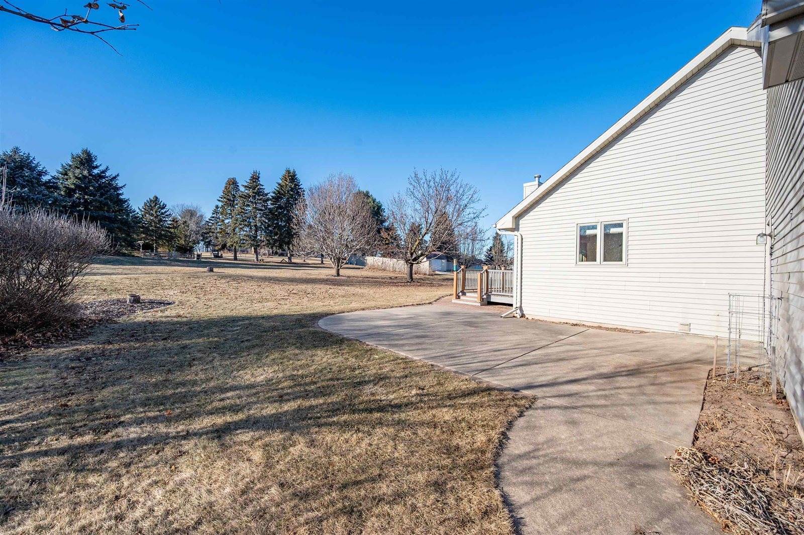 1620 Tiffany Court, De Pere, WI 54115