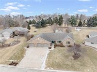1620 Tiffany Court, De Pere, WI 54115