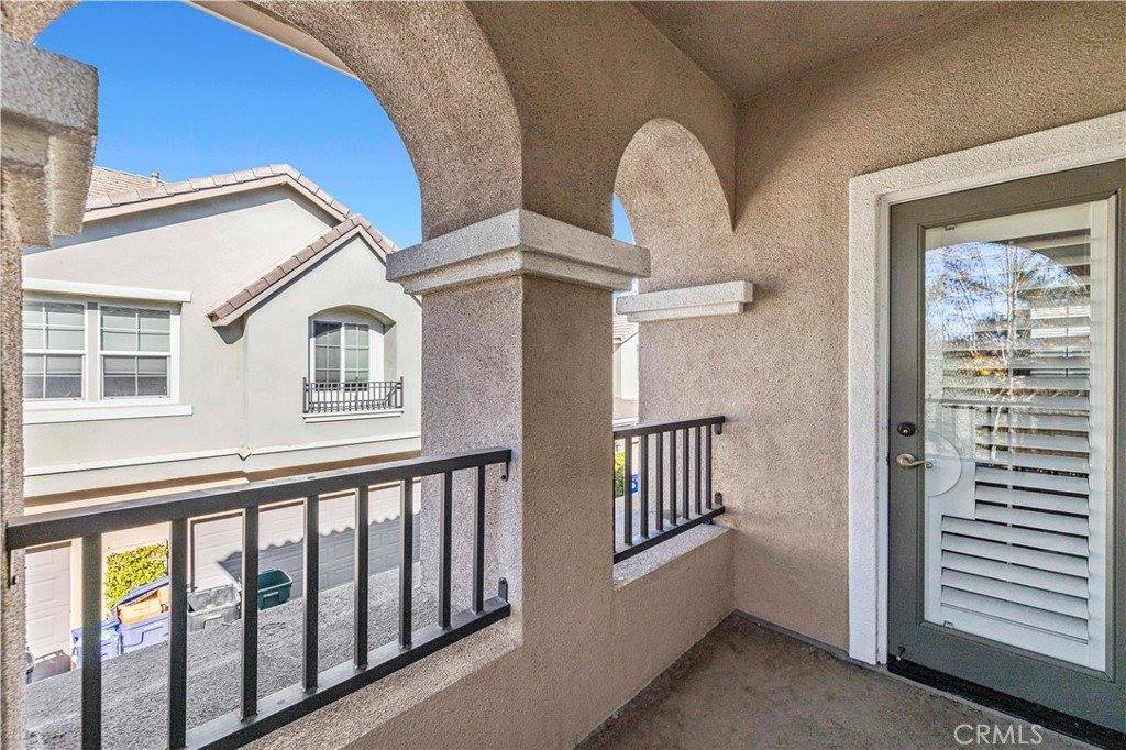 24096 Avocado Lane, Valencia, CA 91354