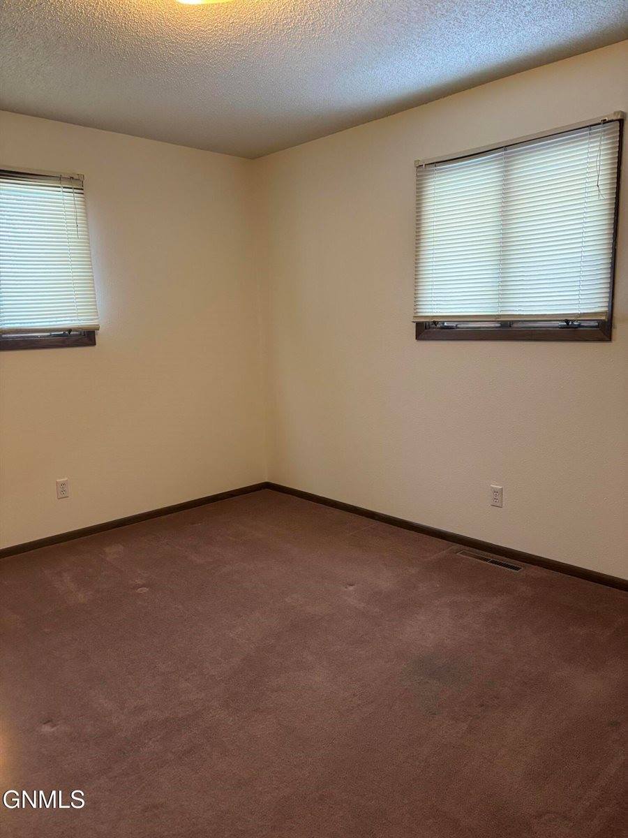 328 20th Street East, Williston, ND 58801