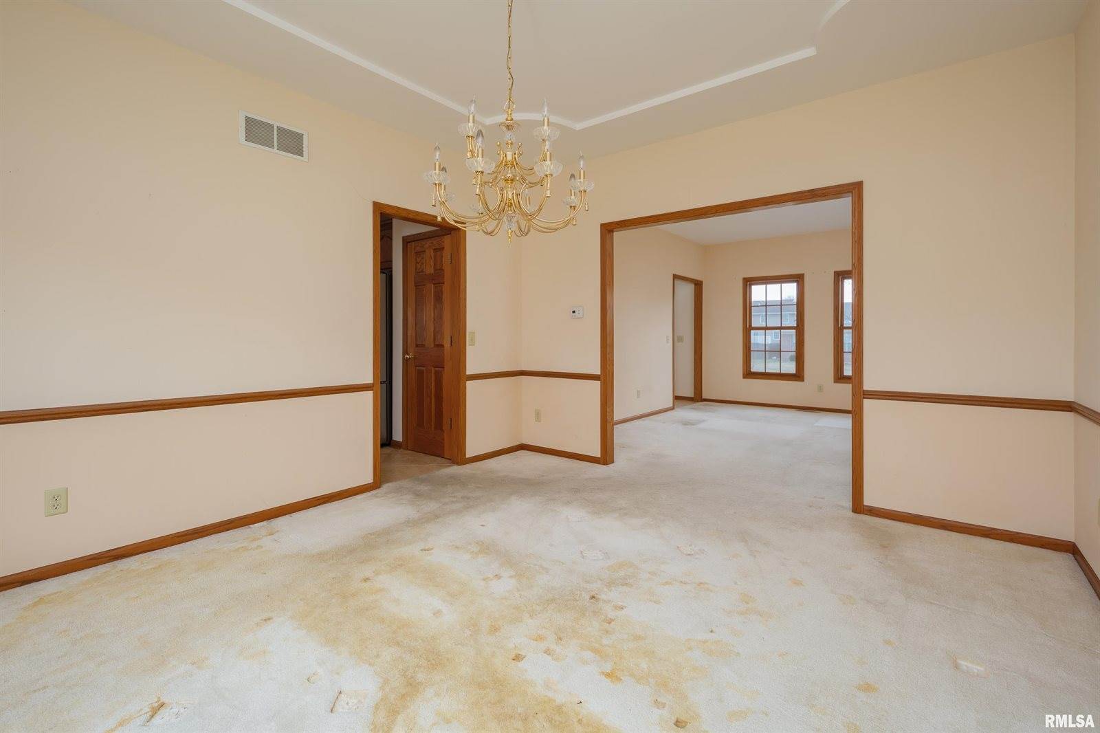 1600 East 5TH Street, Coal Valley, IL 61240