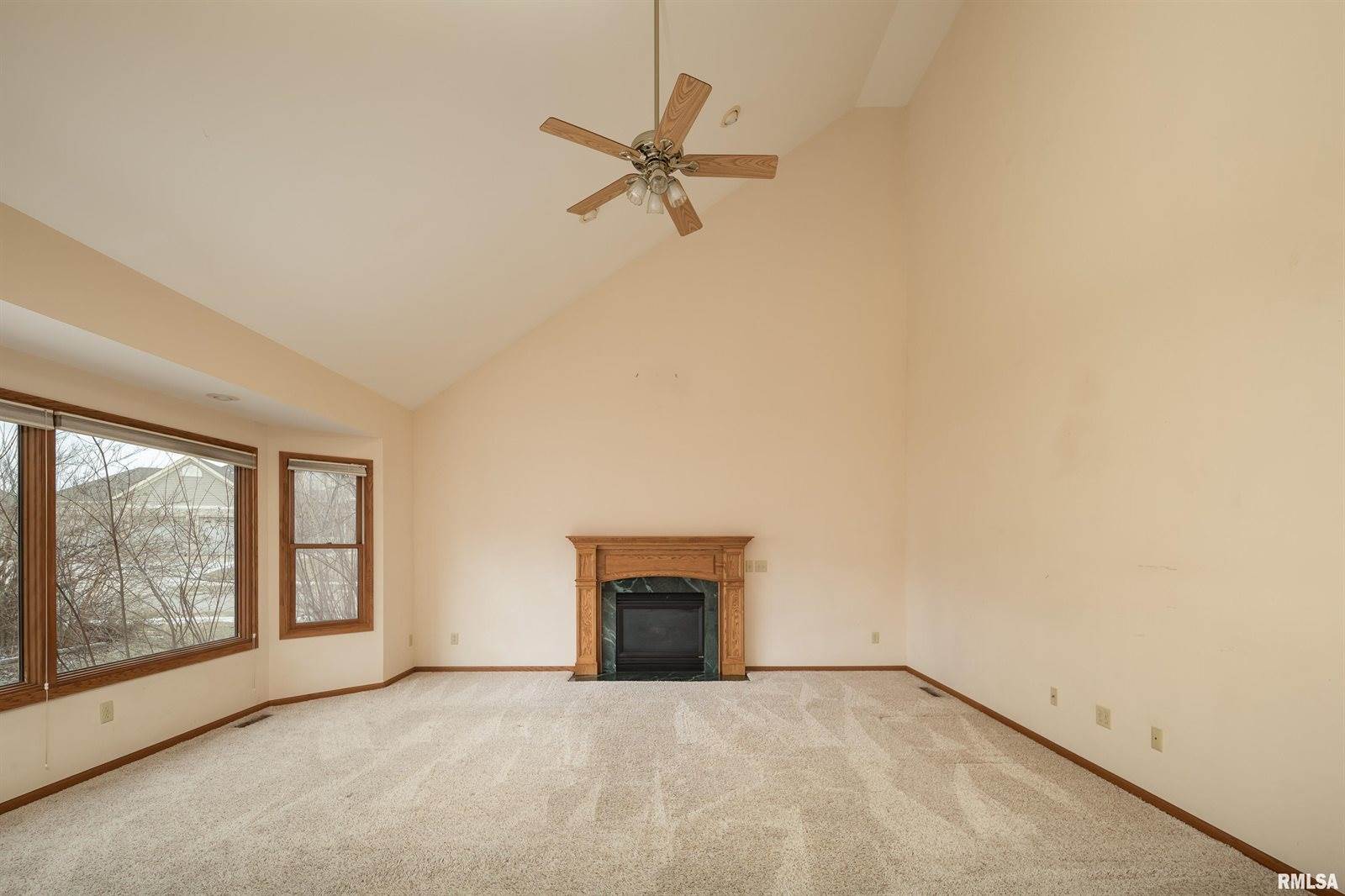 1600 East 5TH Street, Coal Valley, IL 61240