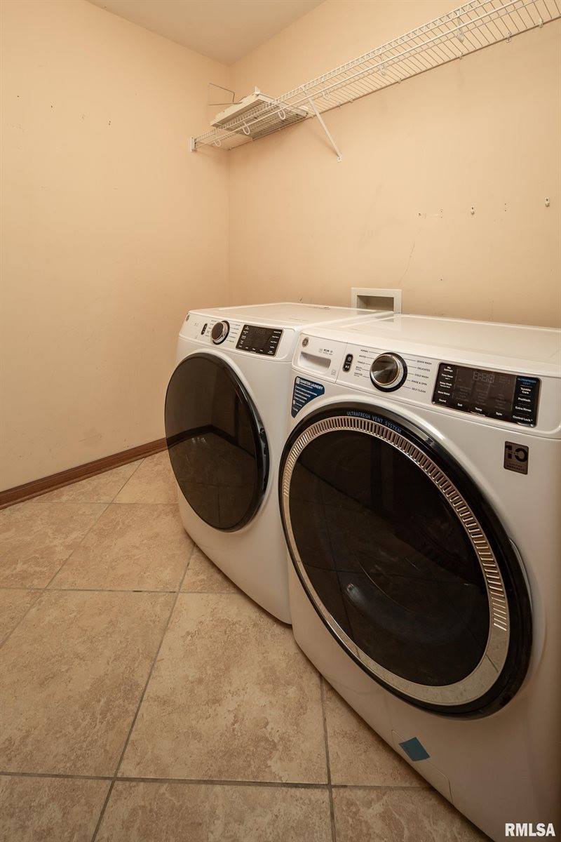 1600 East 5TH Street, Coal Valley, IL 61240