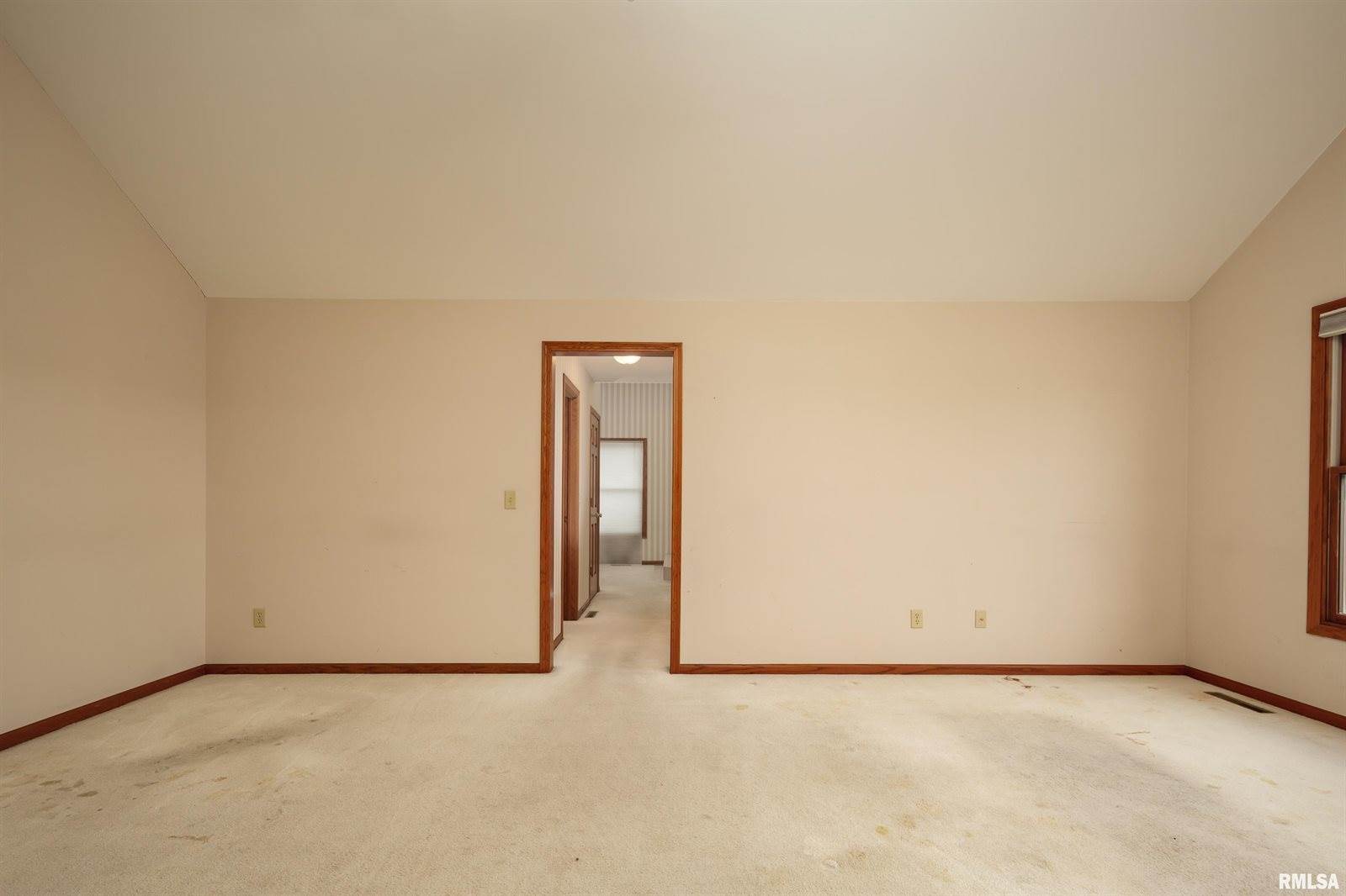 1600 East 5TH Street, Coal Valley, IL 61240