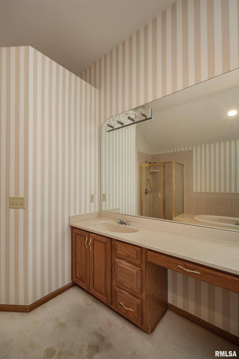 1600 East 5TH Street, Coal Valley, IL 61240