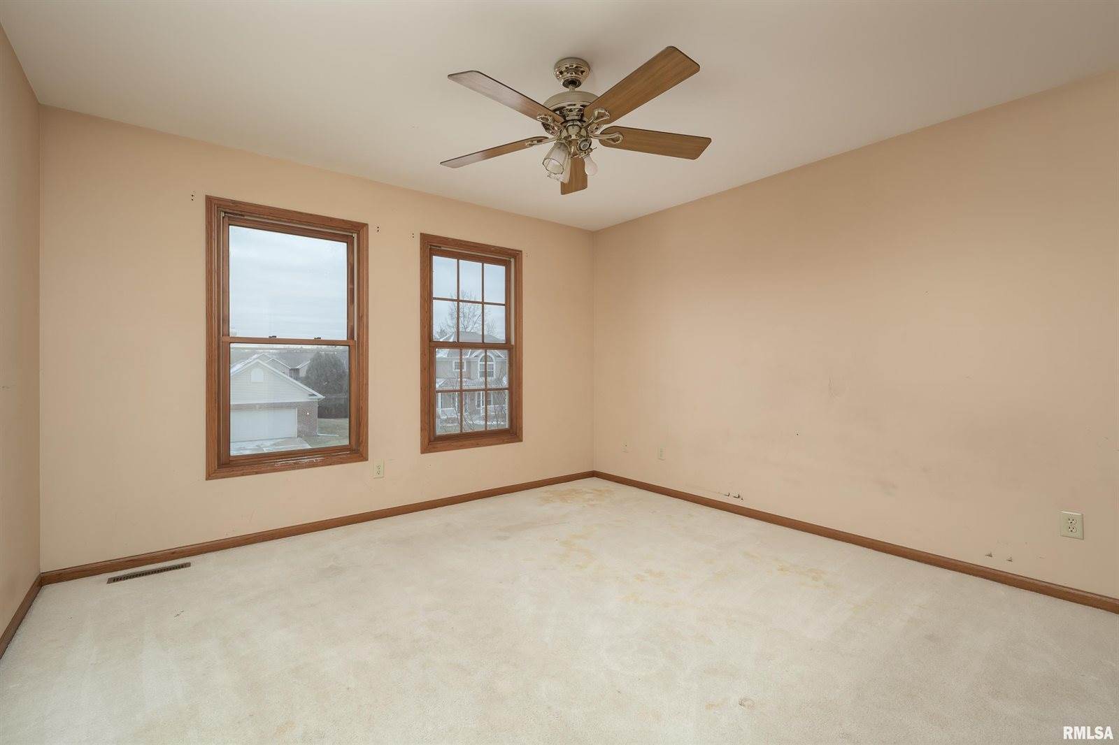 1600 East 5TH Street, Coal Valley, IL 61240