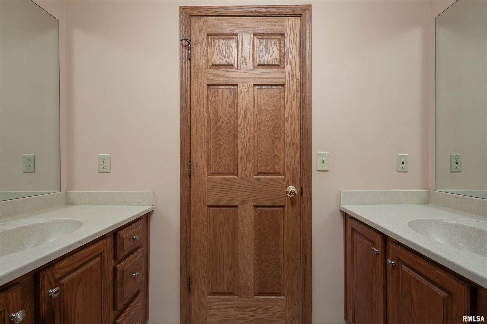 1600 East 5TH Street, Coal Valley, IL 61240