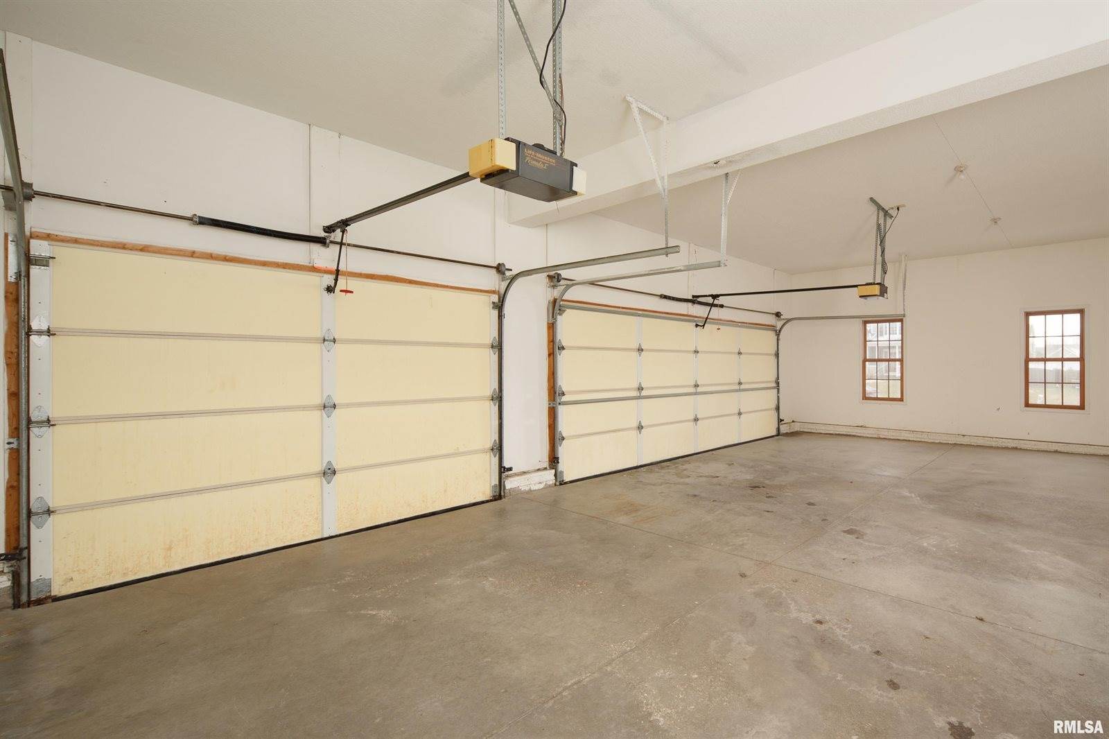 1600 East 5TH Street, Coal Valley, IL 61240