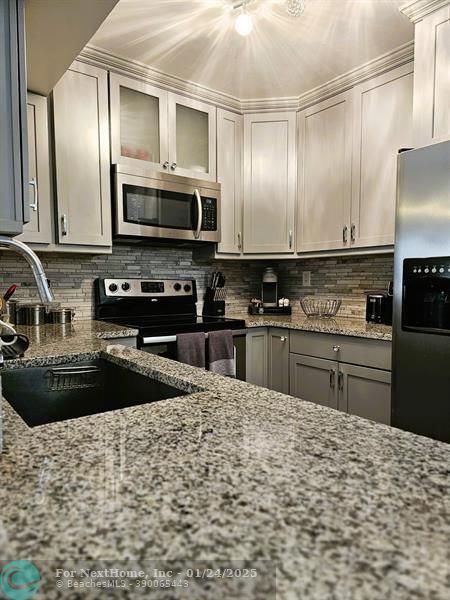 251 Palm Cir W 108, Pembroke Pines, FL 33025