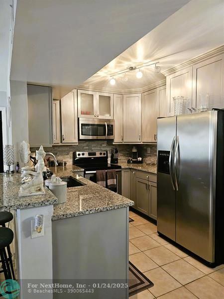 251 Palm Cir W 108, Pembroke Pines, FL 33025