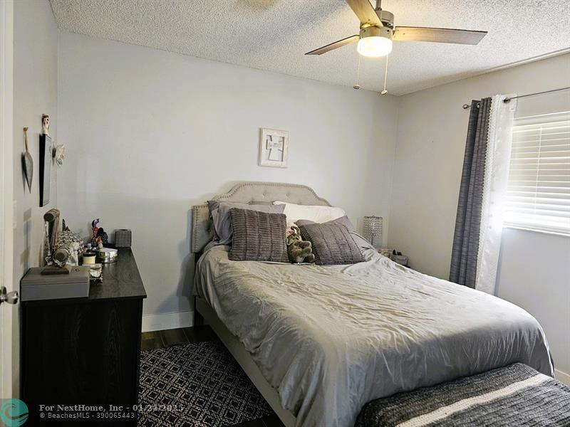 251 Palm Cir W 108, Pembroke Pines, FL 33025