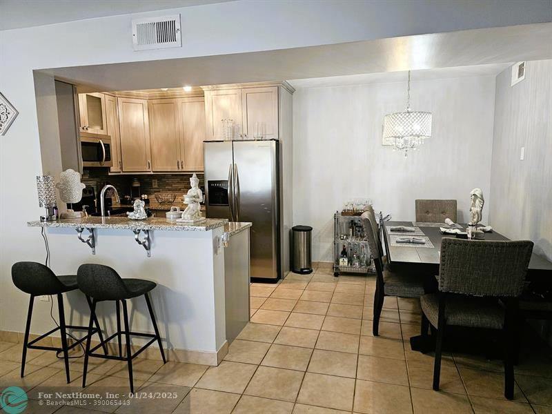 251 Palm Cir W 108, Pembroke Pines, FL 33025