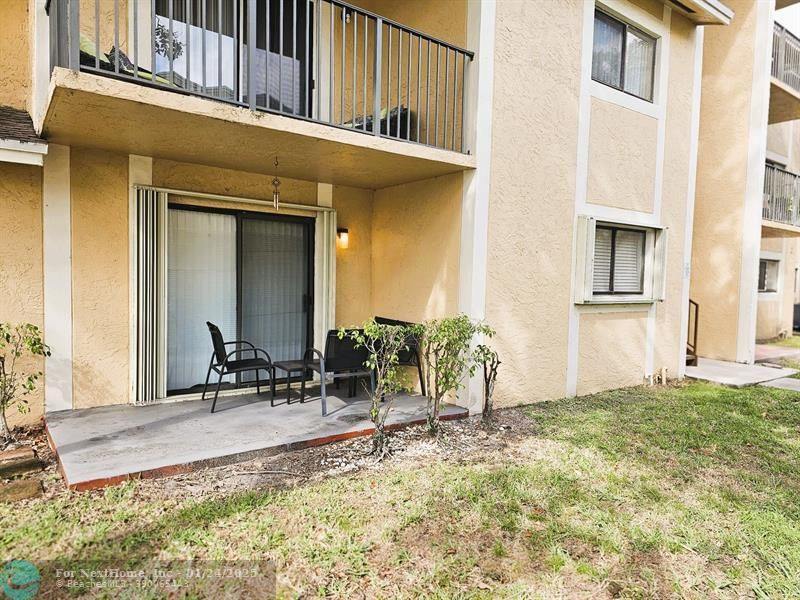 251 Palm Cir W 108, Pembroke Pines, FL 33025