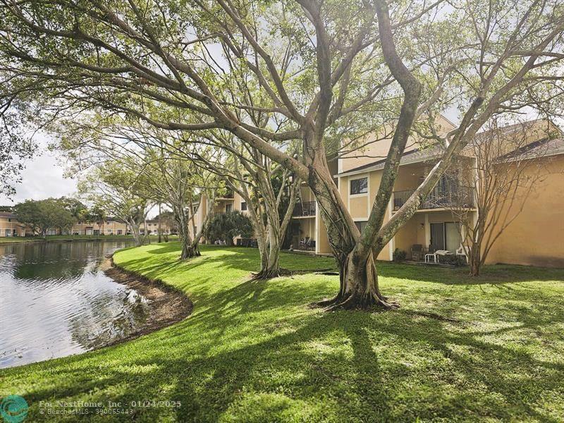 251 Palm Cir W 108, Pembroke Pines, FL 33025