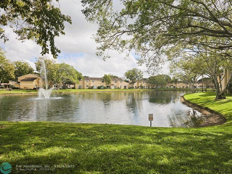 251 Palm Cir W 108, Pembroke Pines, FL 33025