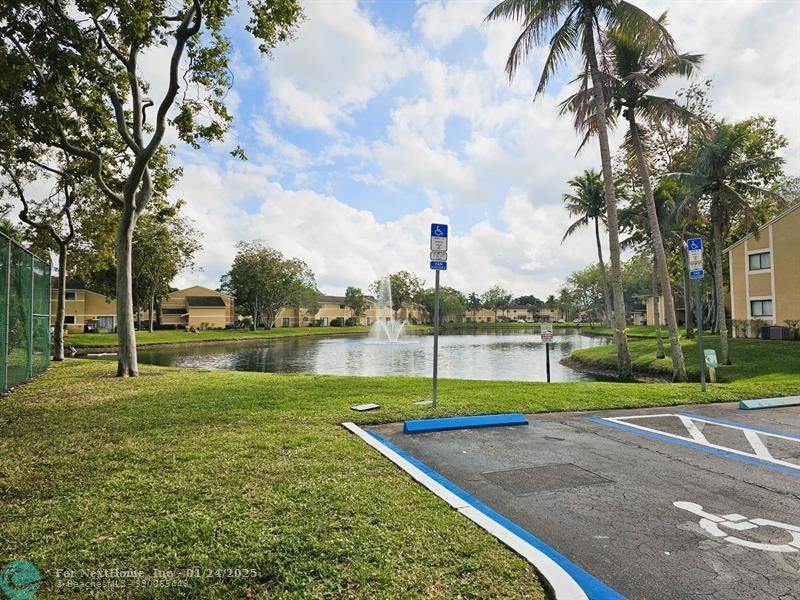 251 Palm Cir W 108, Pembroke Pines, FL 33025