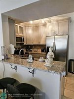251 Palm Cir W 108, Pembroke Pines, FL 33025