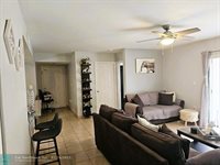 251 Palm Cir W 108, Pembroke Pines, FL 33025