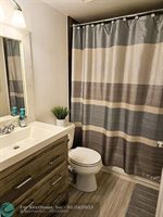 251 Palm Cir W 108, Pembroke Pines, FL 33025