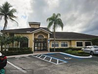 251 Palm Cir W 108, Pembroke Pines, FL 33025