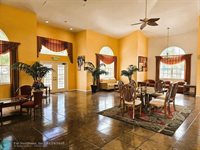 251 Palm Cir W 108, Pembroke Pines, FL 33025