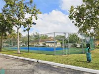 251 Palm Cir W 108, Pembroke Pines, FL 33025