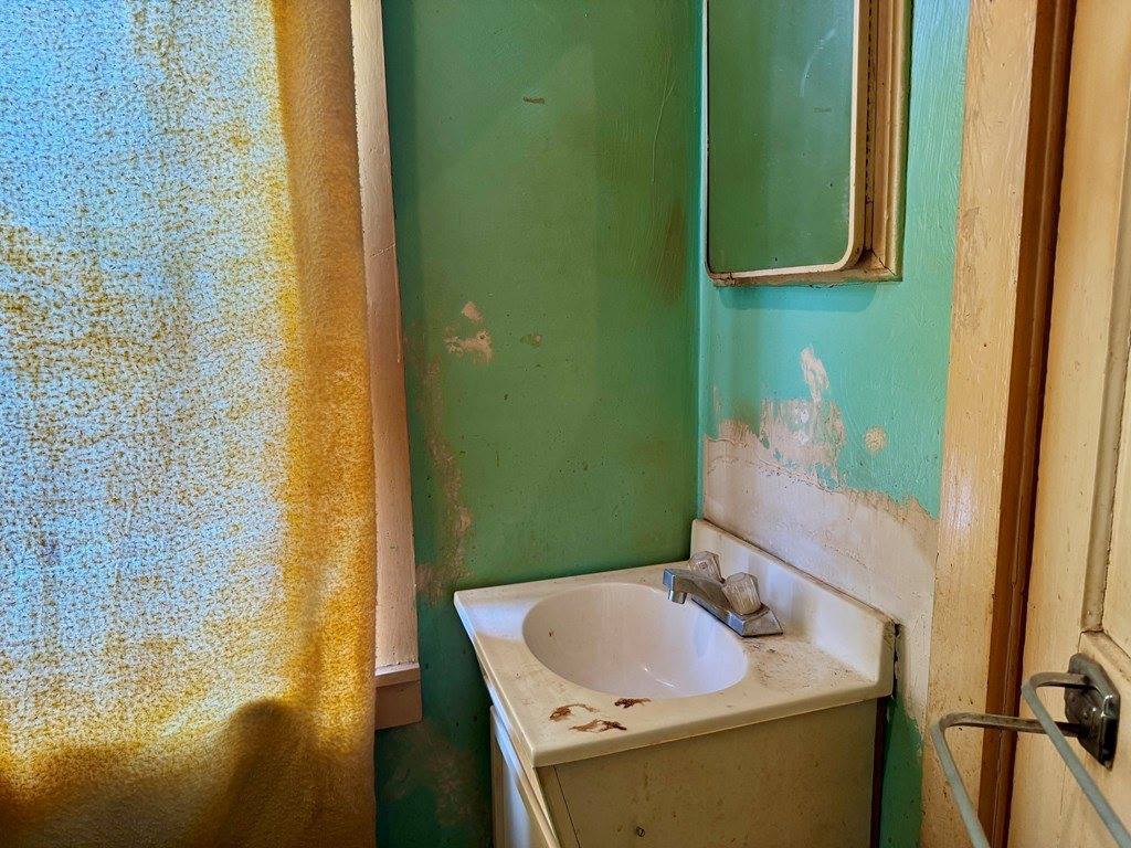 133 Phillips Ct, Loudonville, OH 44842