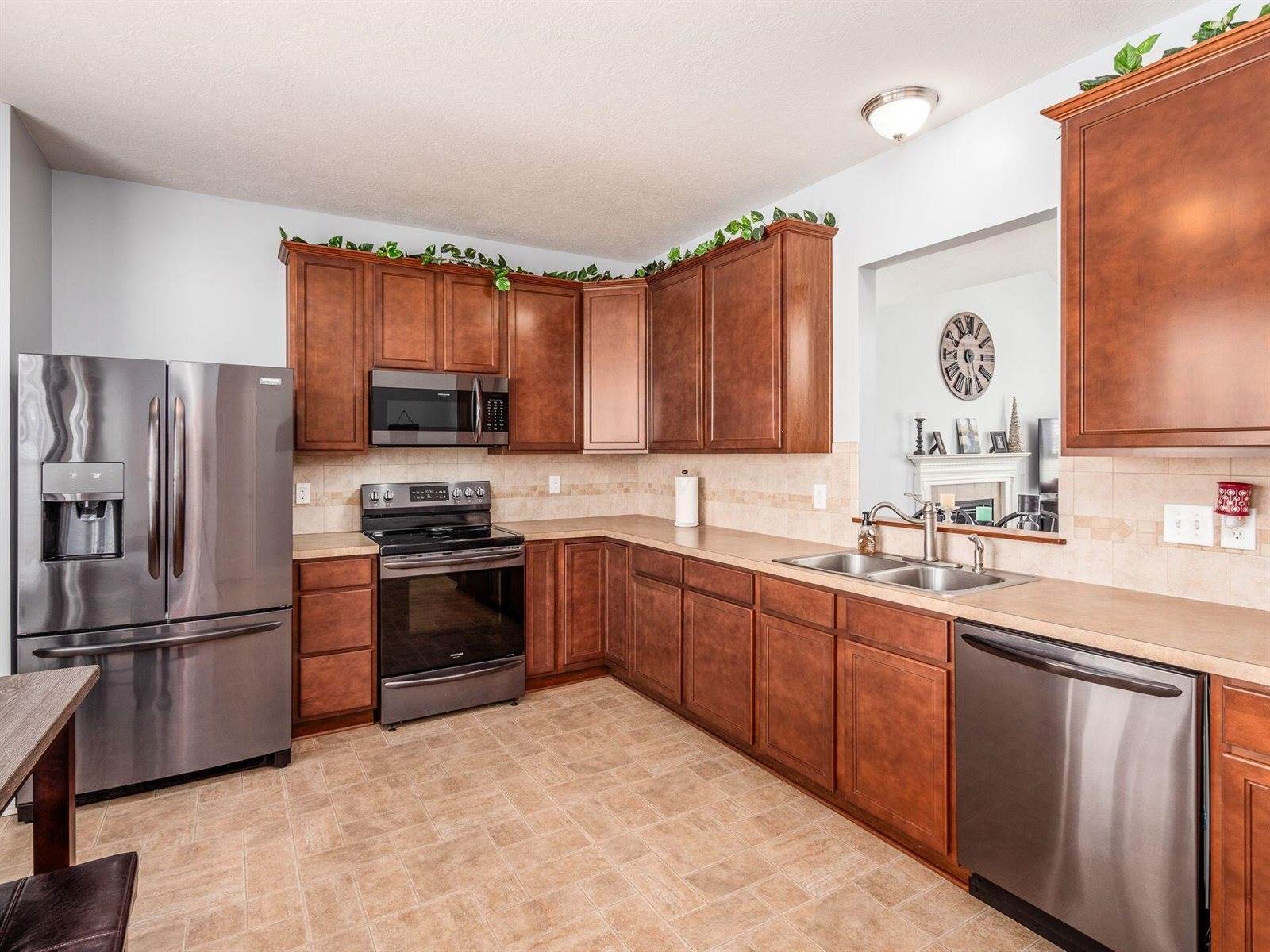 4475 Pebble Beach Drive, Grove City, OH 43123