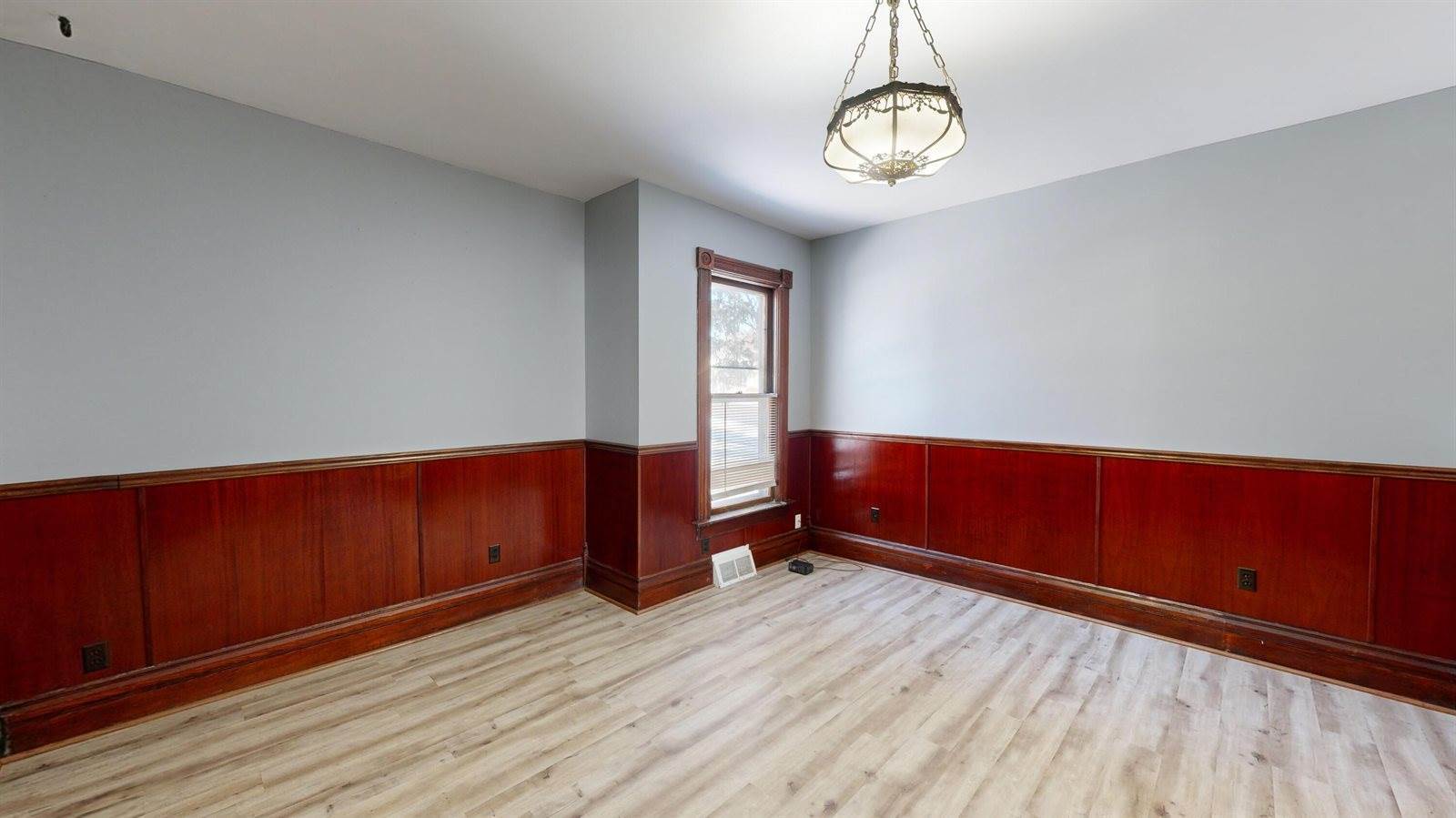 931 E Decker St, Viroqua, WI 54665