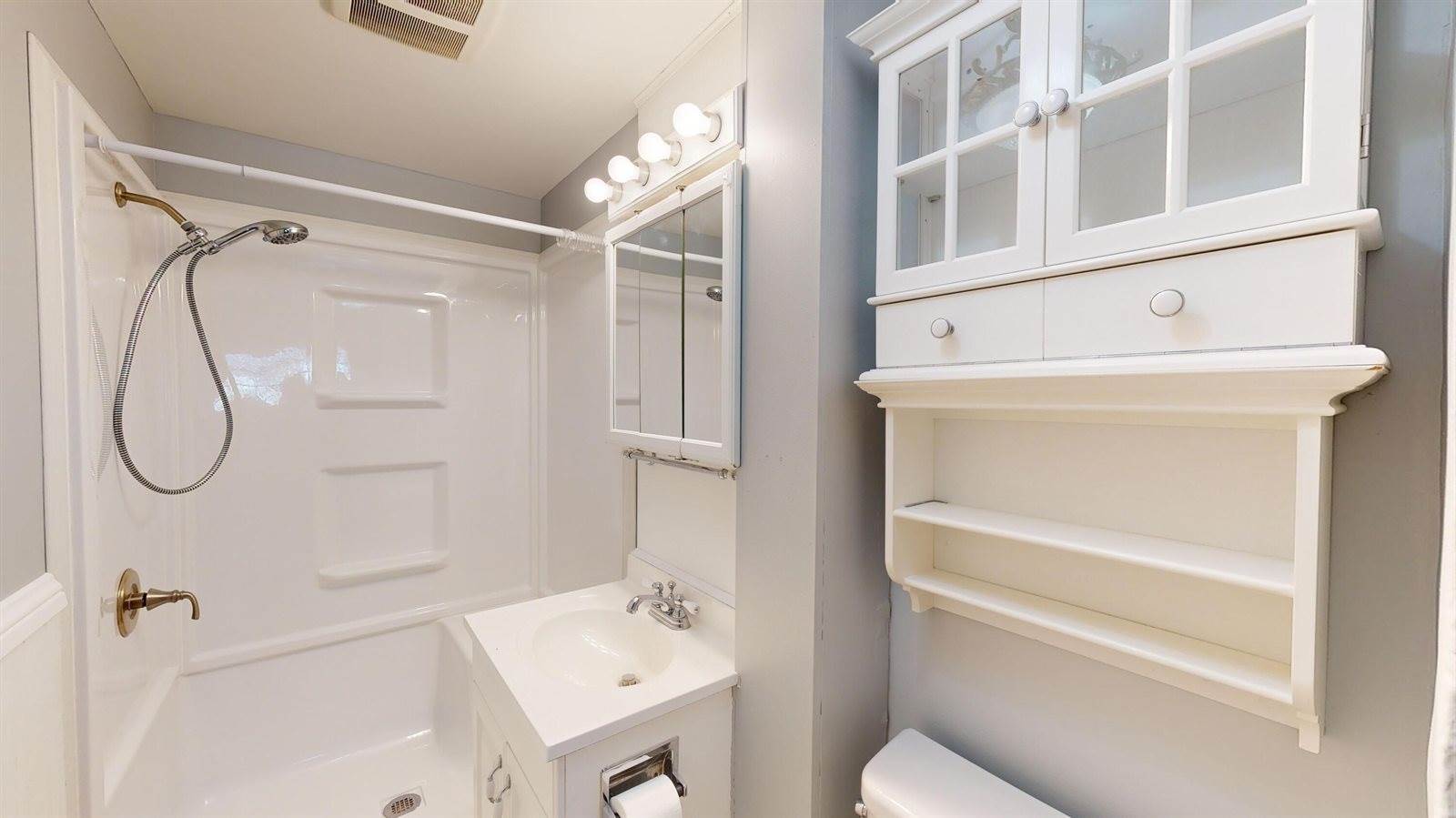 931 E Decker St, Viroqua, WI 54665