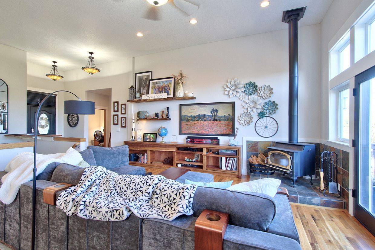 800 East Buttercup St, Yamhill, OR 97148