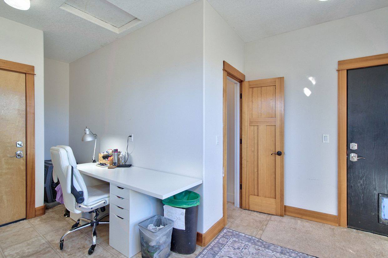 800 East Buttercup St, Yamhill, OR 97148