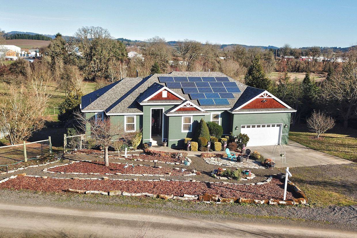 800 East Buttercup St, Yamhill, OR 97148