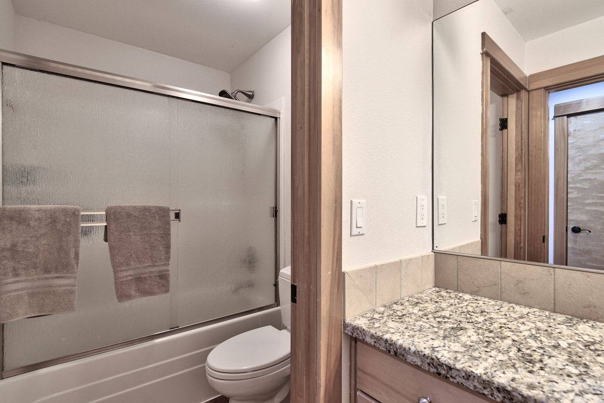 800 East Buttercup St, Yamhill, OR 97148