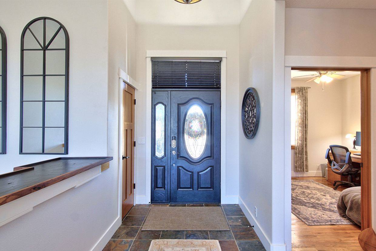 800 East Buttercup St, Yamhill, OR 97148