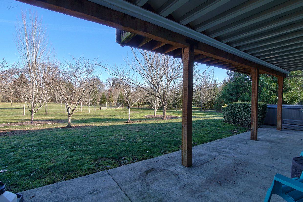 800 East Buttercup St, Yamhill, OR 97148