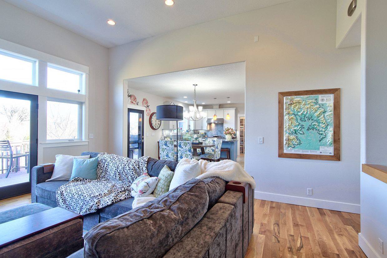 800 East Buttercup St, Yamhill, OR 97148