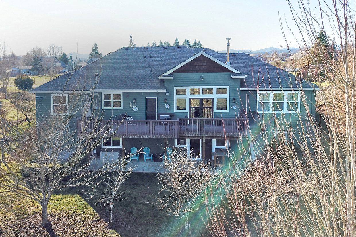 800 East Buttercup St, Yamhill, OR 97148