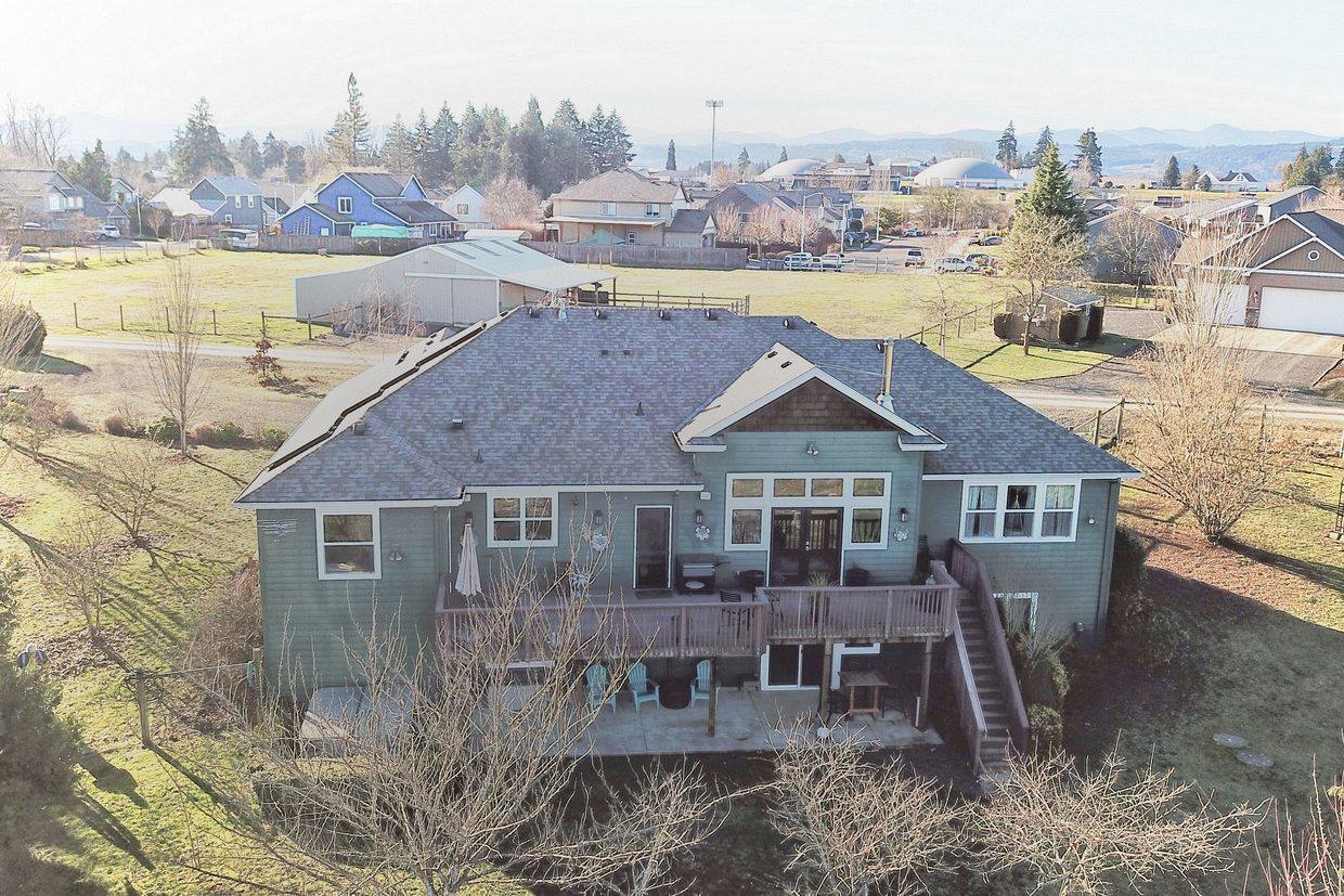 800 East Buttercup St, Yamhill, OR 97148